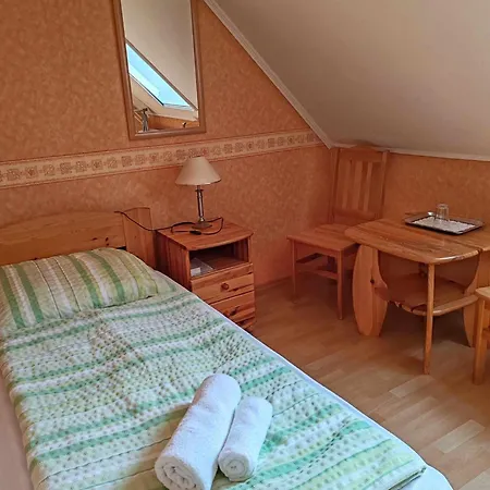 Czerna Vendeghaz Guest house Tata